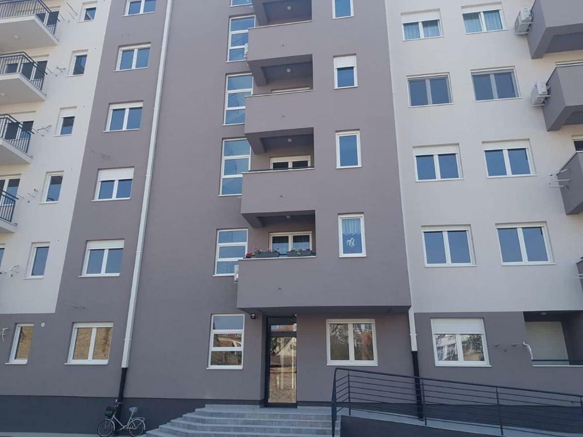 Lux Apartment Sanja 1 Subotica Eksteriør billede